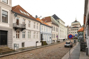 Dinbnb Apartments I Charming 3-Bedroom in the Heart of the City